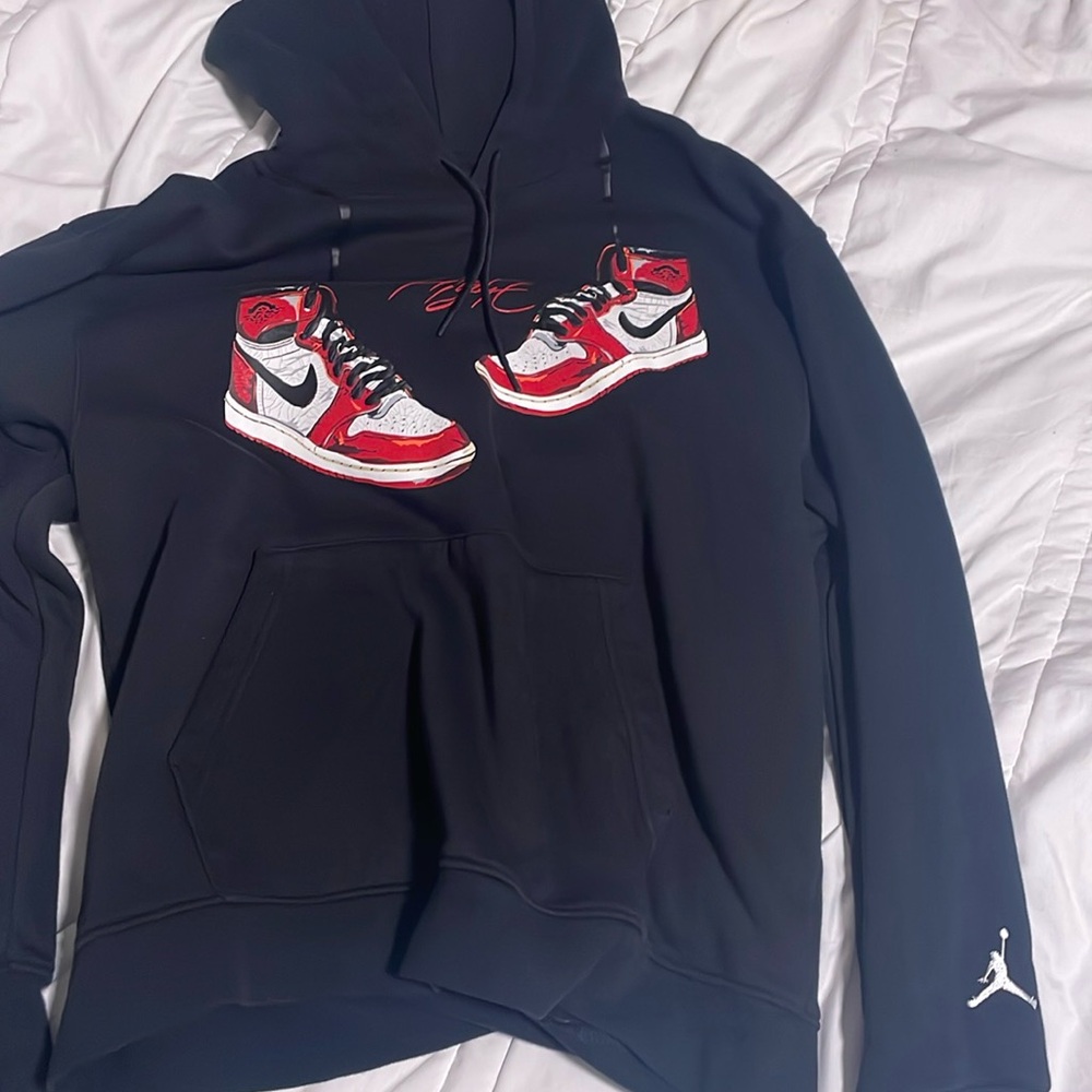 Jordan unisex hoodie, worn like once. Brand new in great condition! Very soft